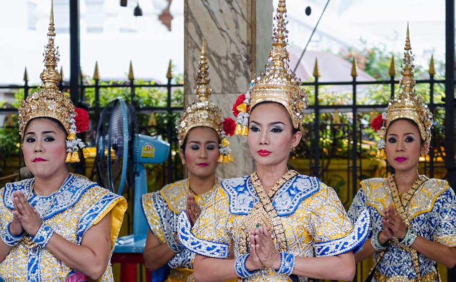 Tanzgruppe am Erawan-Schrein Bangkok.