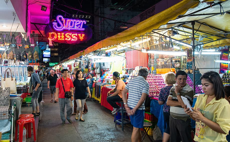 Der Patpong Nachtmarkt in Bangkok.