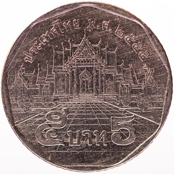 5-Baht-Münze mit dem Marmor-Tempel (Wat Benchamabophit).