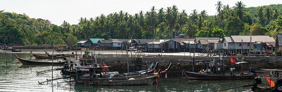 Das Fischerdorf Ban Laem Lan im Südosten der Insel.