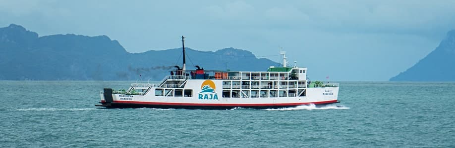 Boot der Raja Ferry auf dem Weg nach Koh Samui.