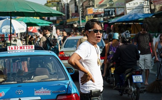 Taxifahrer auf Kundenfang in der Khao San Road