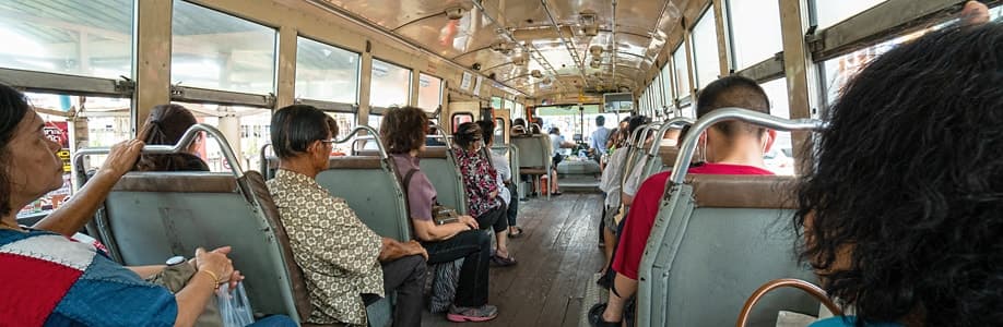 Bus Nr. 32 zum Pak Kret Markt.