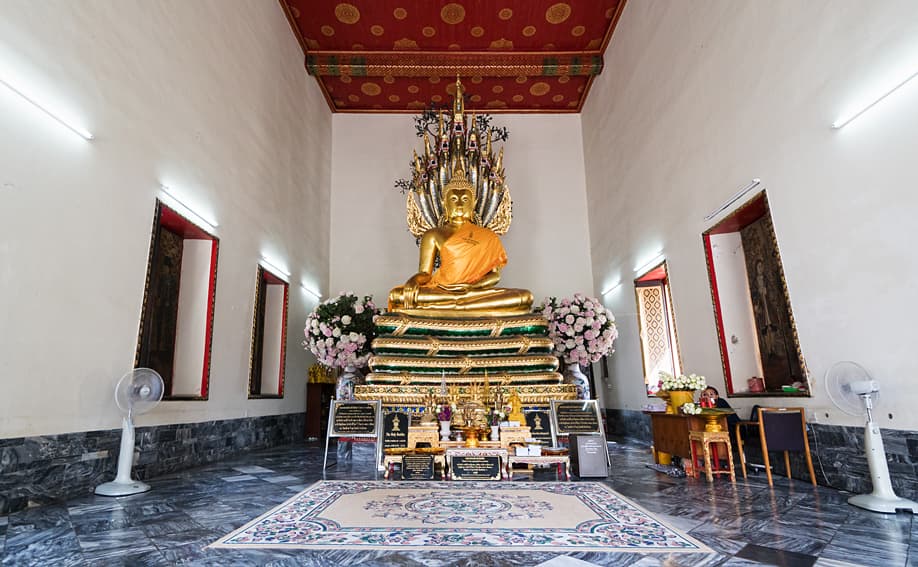 Phra Buddha Chinnasri im Wat Pho.