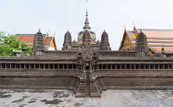 Modell von Angkor Wat auf dem Gelände des Wat Phra Kaeo.