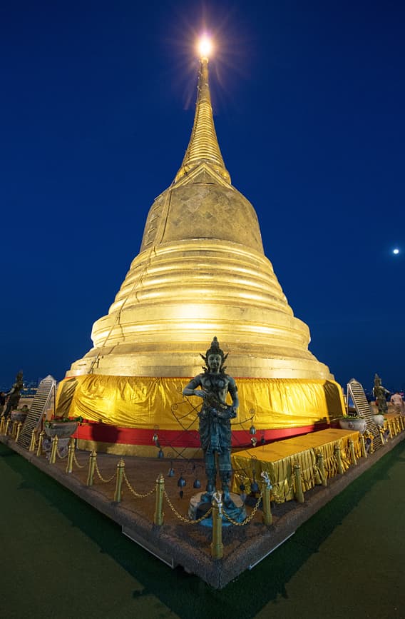 Goldene Chedi des Wat Saket.