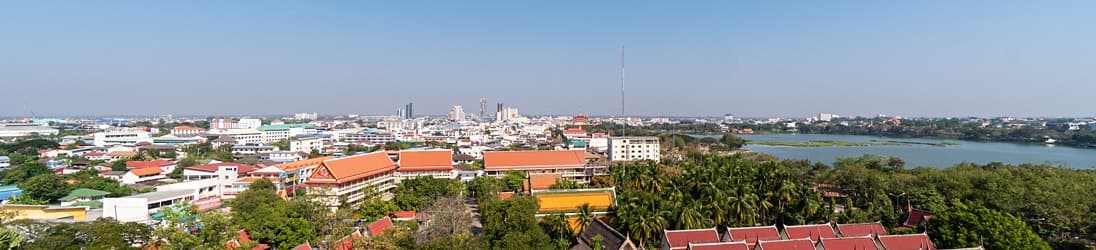 Khon Kaen Thailand - Blick über den Bueng Kaen Nakhon und das Stadtzentrum.