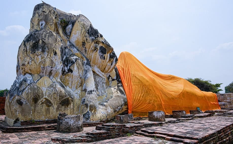 Wat Lokayasutharam - Liegender Buddha.