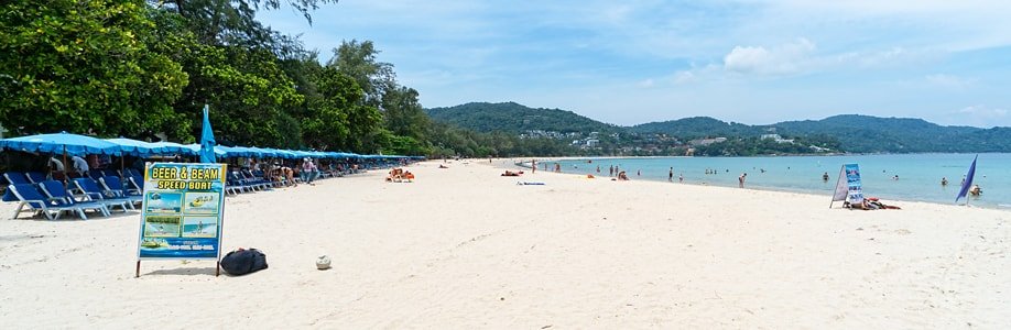 Der Kata Beach auf Phuket.