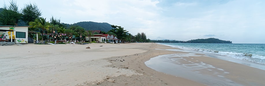 Khlong Dao Beach in der Nebensaison.