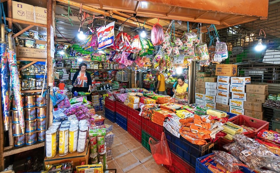 Einer der hinteren (überdachten) Marktstände auf dem Kim Yong Markt.