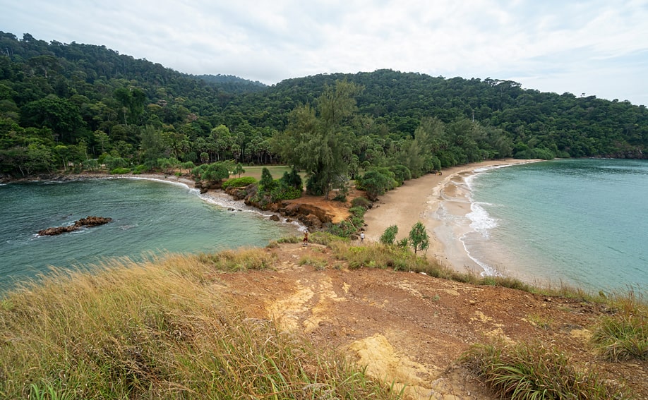 Blick auf den Tanod Strand im Mu Ko Lanta National Park.