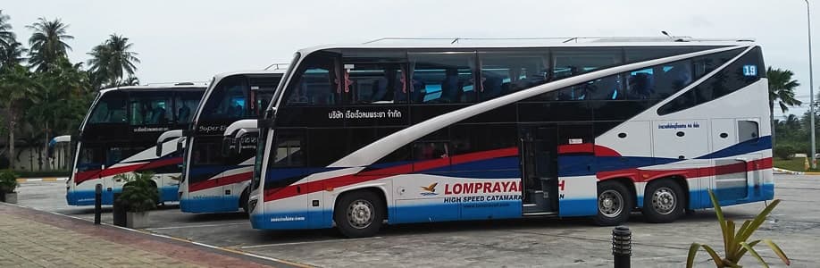 Reisebusse der Lomprayah.