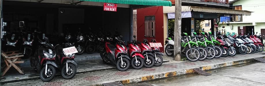 Motorradvermietung nahe dem Thongsala Pier.