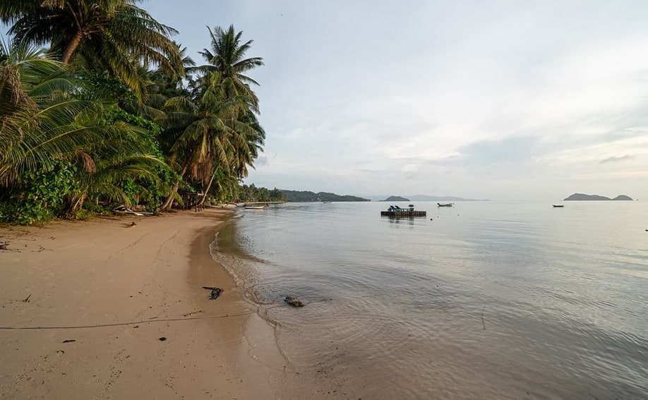 Nördlicher Strandabschnitt der Hin Kong Bay.