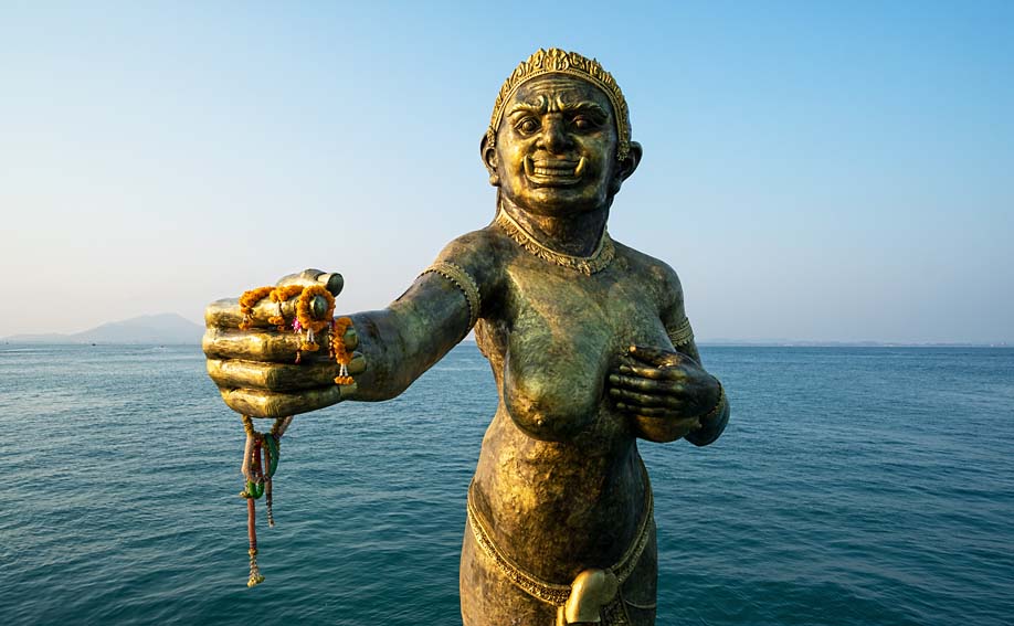 Meerjungfrau am Pier von Koh Samet.