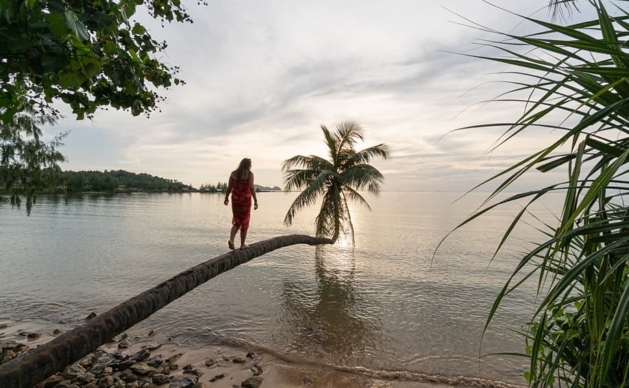 Wolkenverhangener Himmel auf Koh Samui im Dezember.