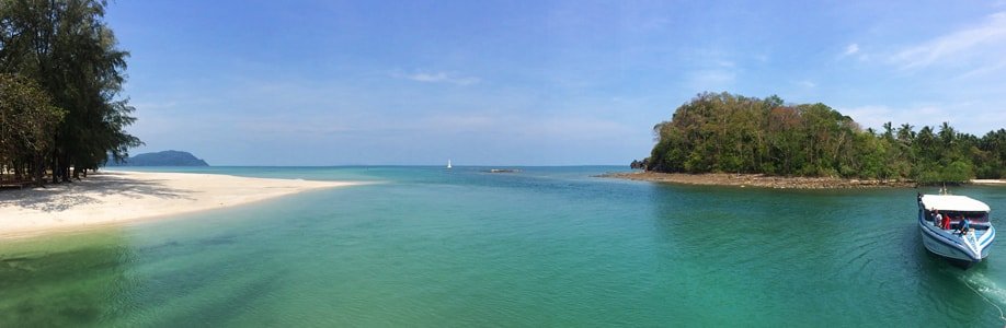 Speedboot am Pier von Koh Tarutao.