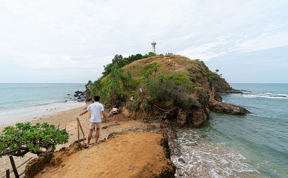 Leuchtturm auf dem Tanod Kap des Mu Ko Lanta Nationalparks.