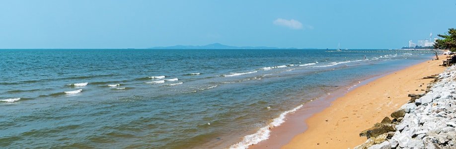 Nördliches Ende vom Na Jomtien Beach.