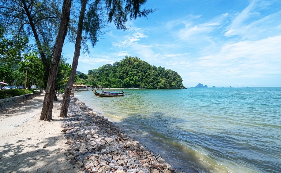 Östliches Ende vom Nopparat Thara Strand.