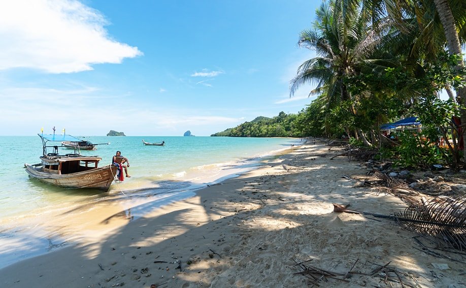 Der schöne Pasai Beach auf Koh Yao Noi.