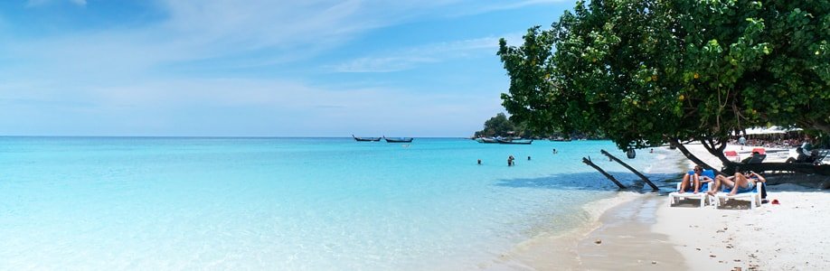 Der Pattaya Strand bei Flut.