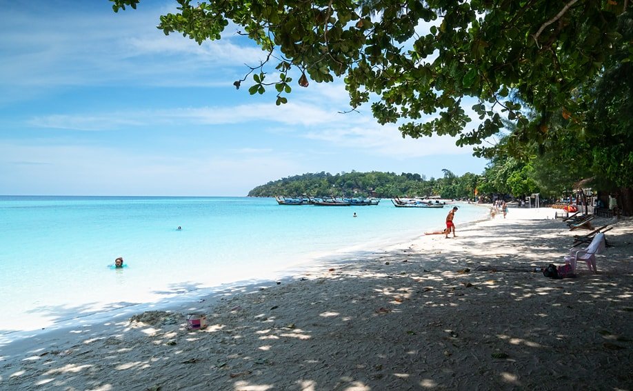 Pattaya Beach - Der Hauptstrand von Koh Lipe.