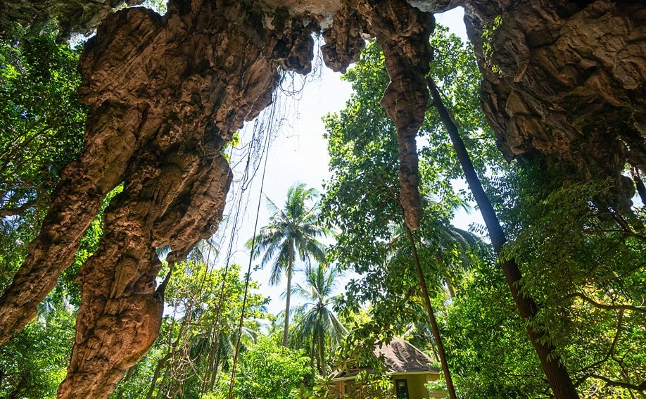 Höhle auf der Railay Halbinsel.