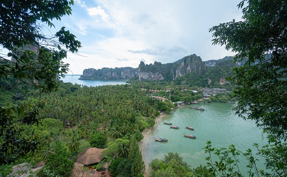 Atemberaubende Aussicht über die Halbinsel vom Railay Viewpoint.