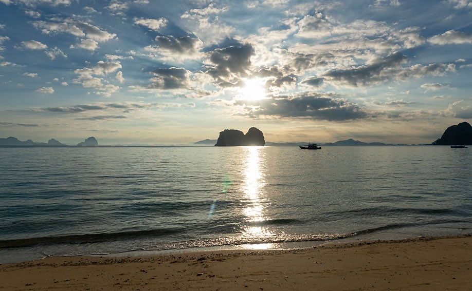 Sonnenaufgang am Hauptstrand.