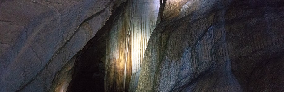 Stalaktiten in der Khao Mai Kaew Höhle.