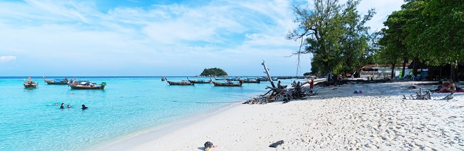 Sunrise Beach Koh Lipe.