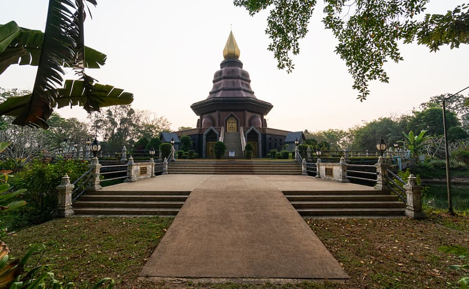 Stupa des Wat Phai Lom in Trat.