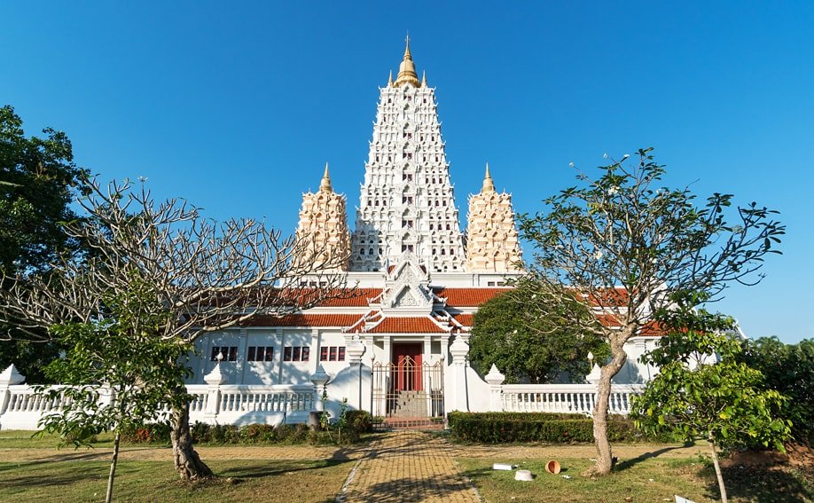 Bodhagaya Stupa auf dem Gelände des Wat Yansangwararam (Tempel).