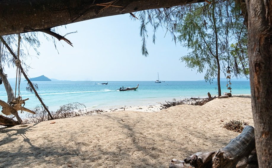 White Sand Beach auf Koh Bulon Lae.