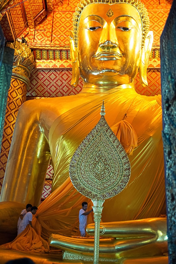 Top-Sehenswürdigkeit - Der Wat Phanan Choeng Buddha