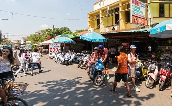 Motorrad- und Fahrradverleih in Ayutthaya