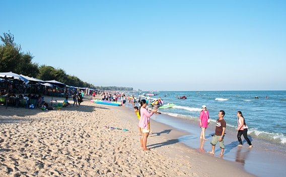 Strände: Cha-Am Beach am Abend