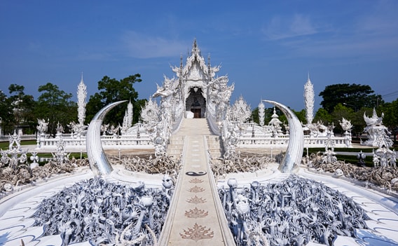 Chiang Rai Sehenswürdigkeiten - weißer Tempel