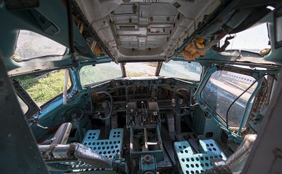 Das Cockpit der Boeing 747 vom dem Flugzeugfriedhof in Bangkok.