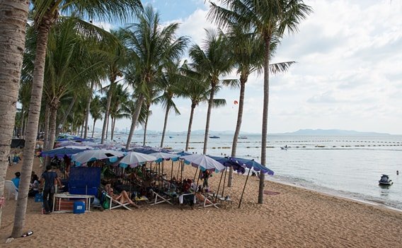 Der Jomtien Beach am frühen Nachmittag.