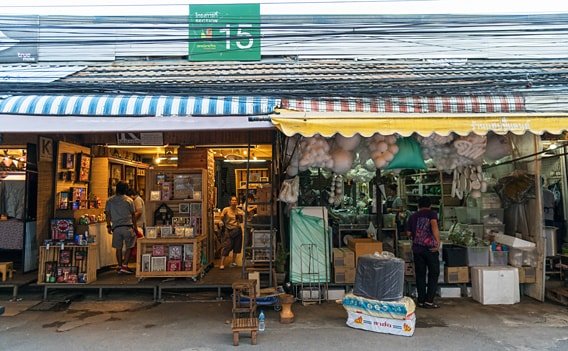 Nummerierte Gasse zur besseren Oreientierung auf dem Markt.