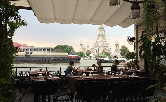 Restaurant gegenüber des Wat Arun