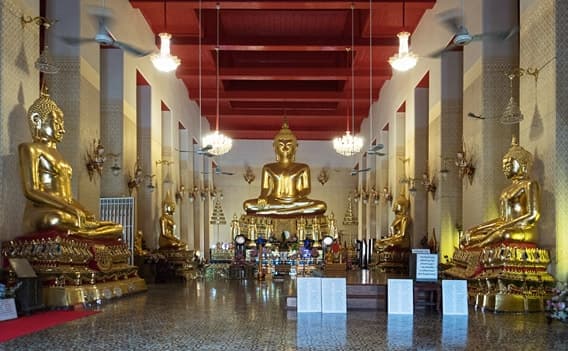 Buddha-Statuen in der Wihan